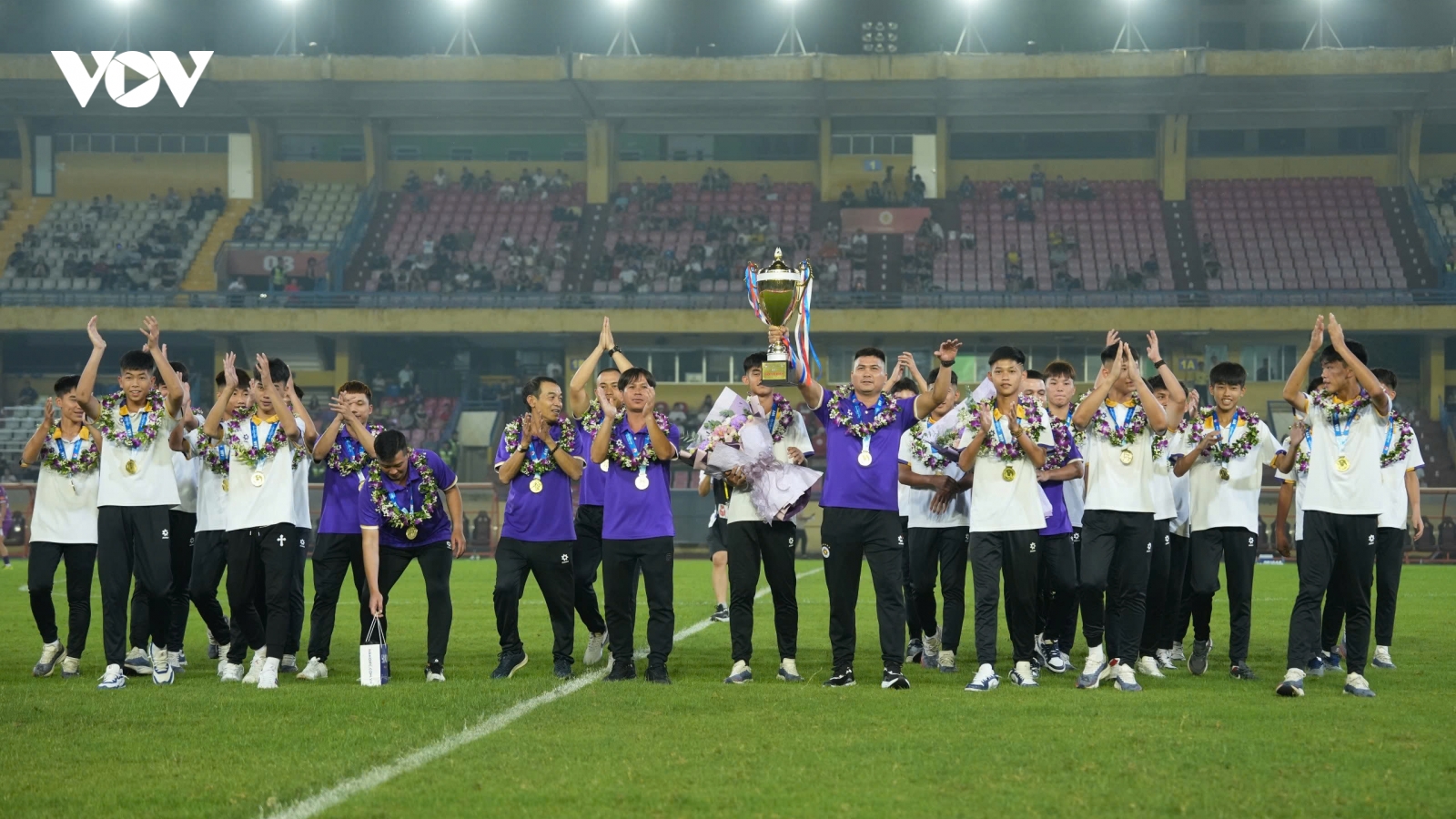Những nhà vô địch U15 Quốc gia 2026 nhận vinh dự đặc biệt