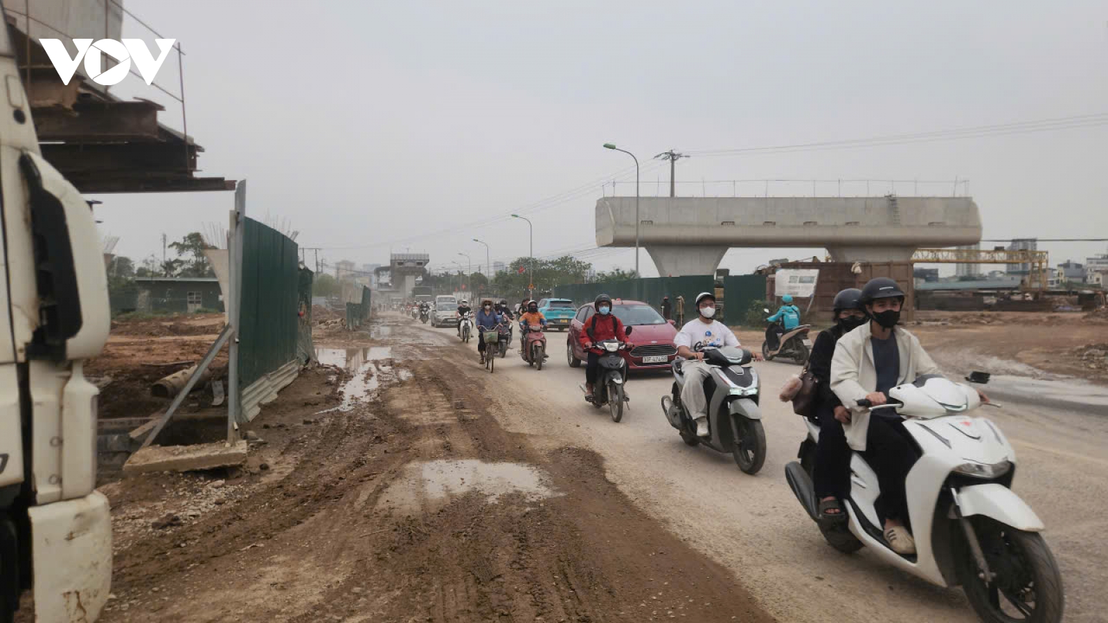 Tồn tại nhiều bất cập khi thi công đường Vành đai 4 tại Yên Nghĩa, Hà Nội