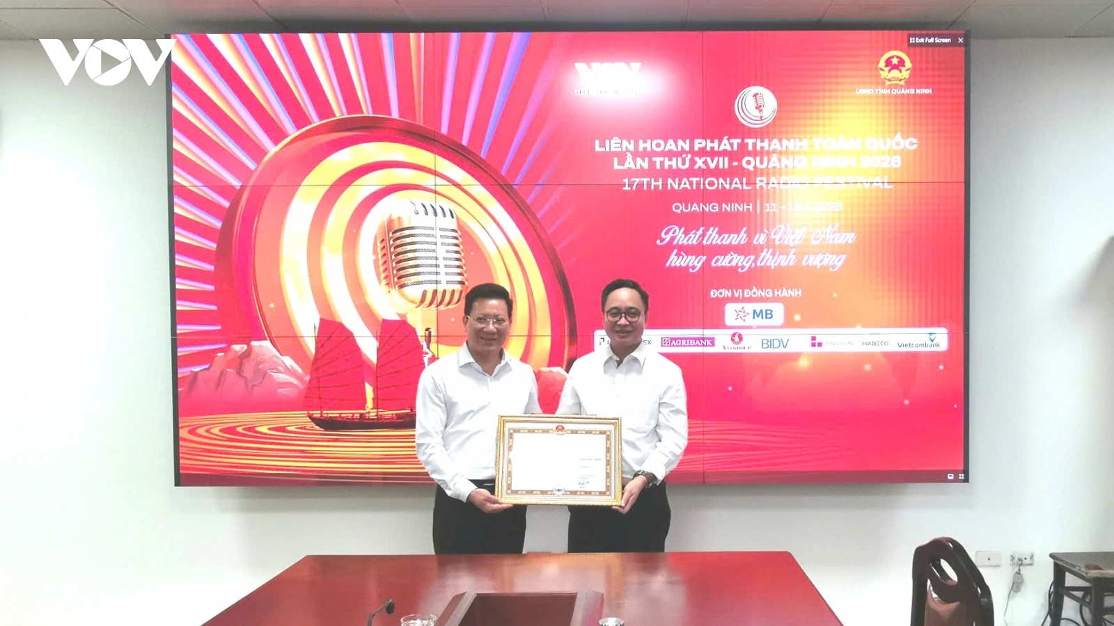 VOV tặng Bằng khen Sở Văn hóa Thể thao và Du lịch Quảng Ninh