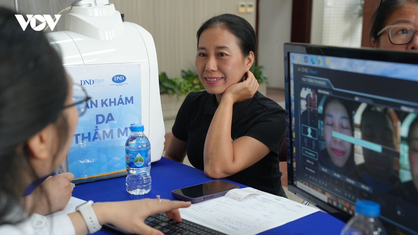 Bệnh viện Mắt Quốc tế DND khám mắt và răng hàm mặt miễn phí tại VOV