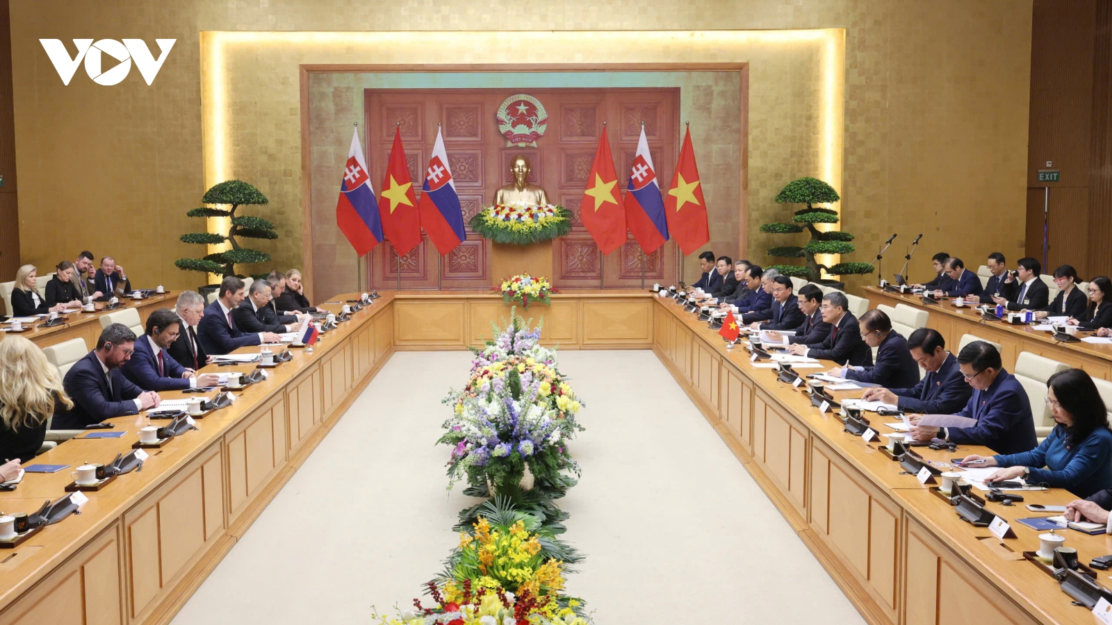 Thủ tướng Lê Minh Hưng hội đàm với Thủ tướng Cộng hòa Slovakia Robert Fico