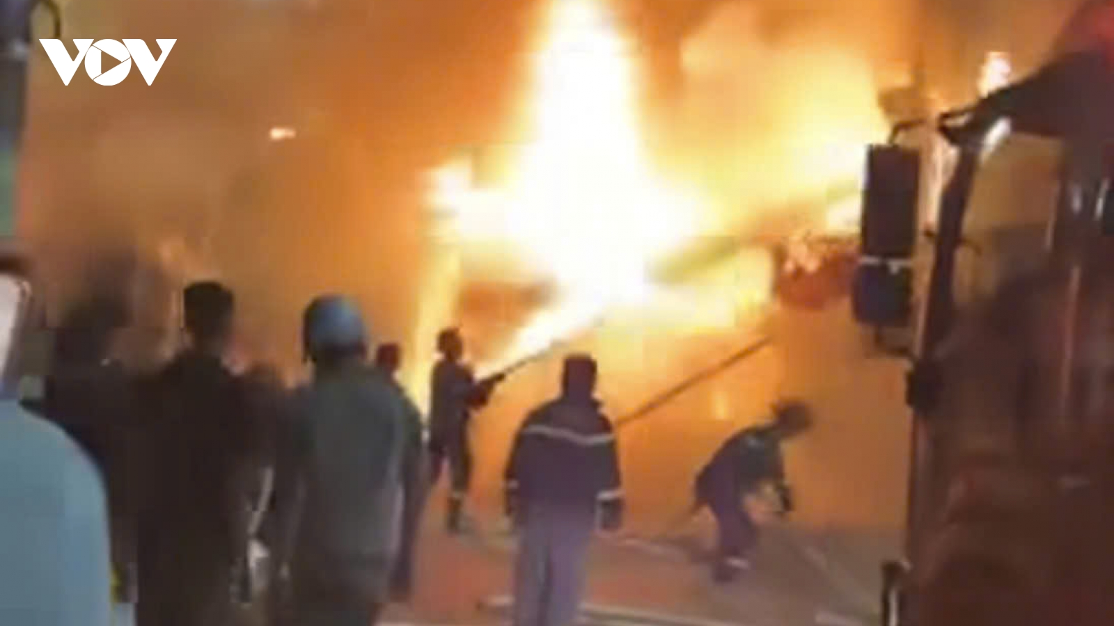 Cháy nhà làm bánh mì khiến 2 người thiệt mạng