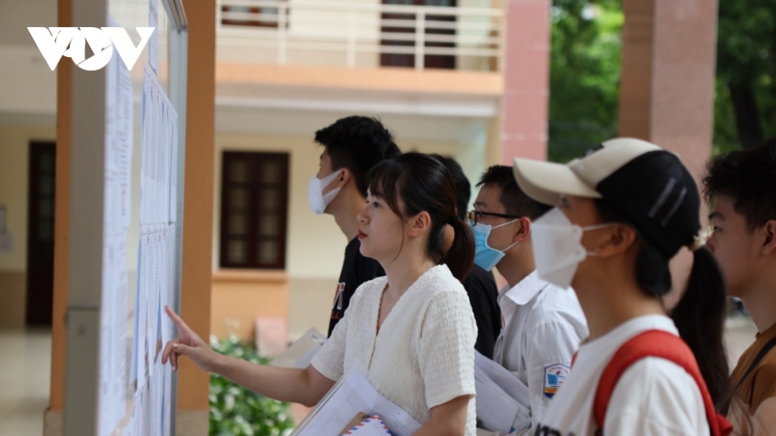 Thi lớp 10 ở Hà Nội: Tỷ lệ chọi giữa nội thành và ngoại thành ngày càng phân hóa