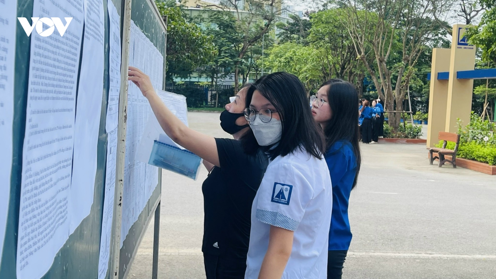 Khảo sát lớp 12 Hà Nội: Toán lệch trái, nhiều em dưới trung bình, nhóm nguy cơ
