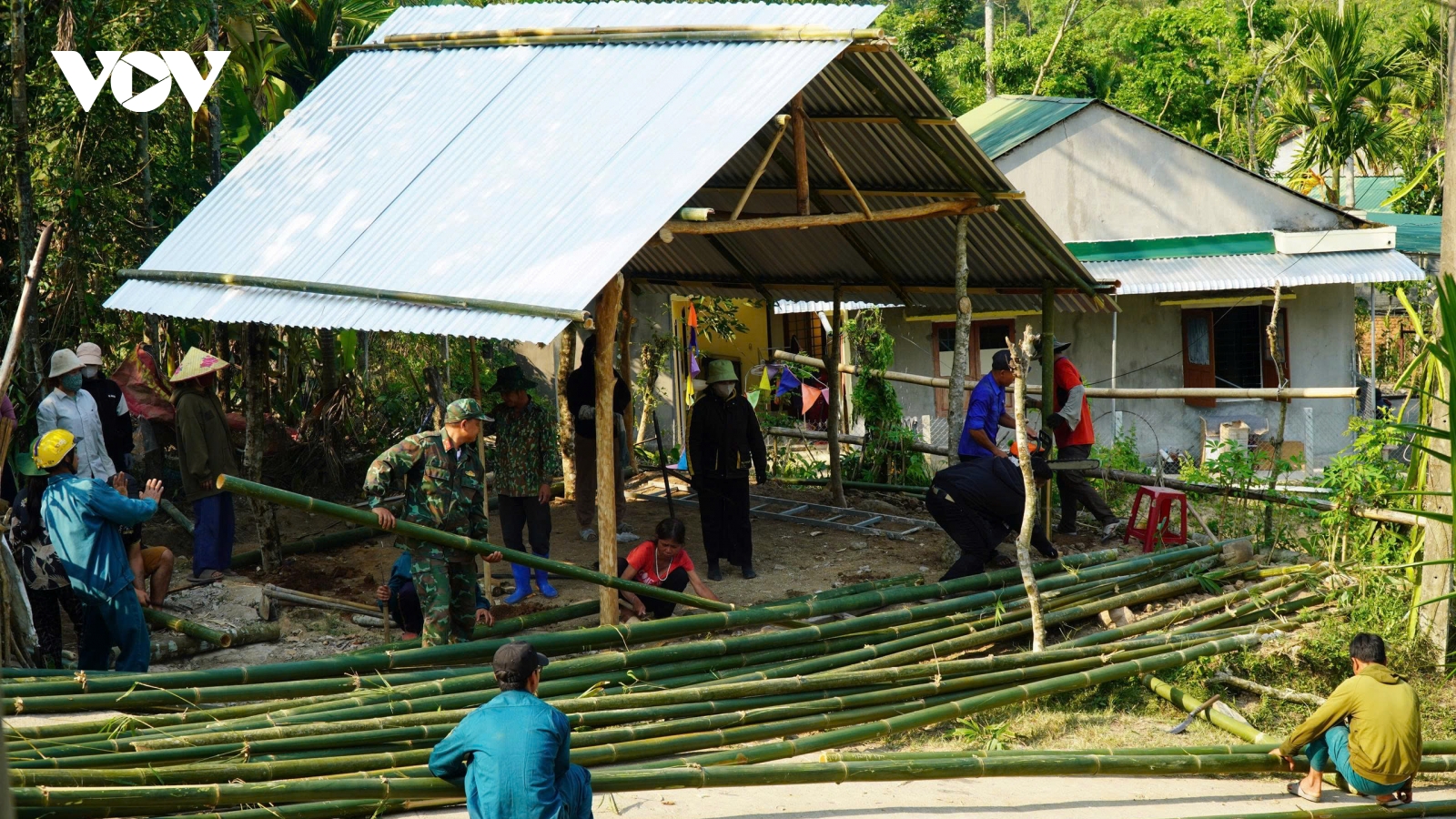 Kịp thời dựng nhà tạm cho hộ dân gặp hỏa hoạn ở Quảng Ngãi