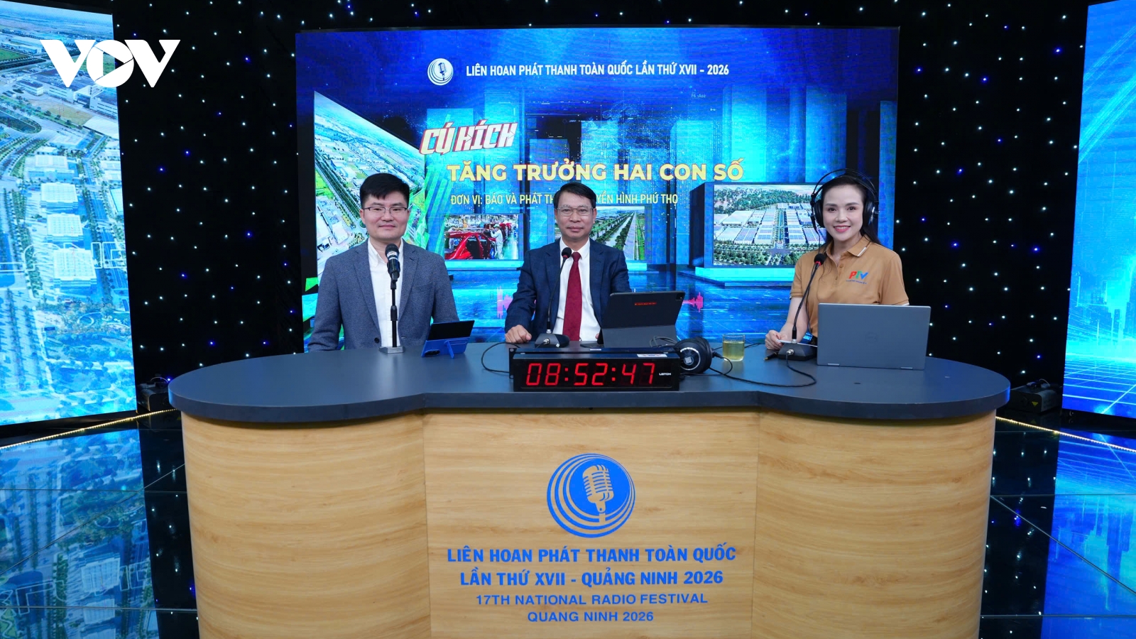 Người làm phát thanh tìm lối đi riêng trong kỷ nguyên số