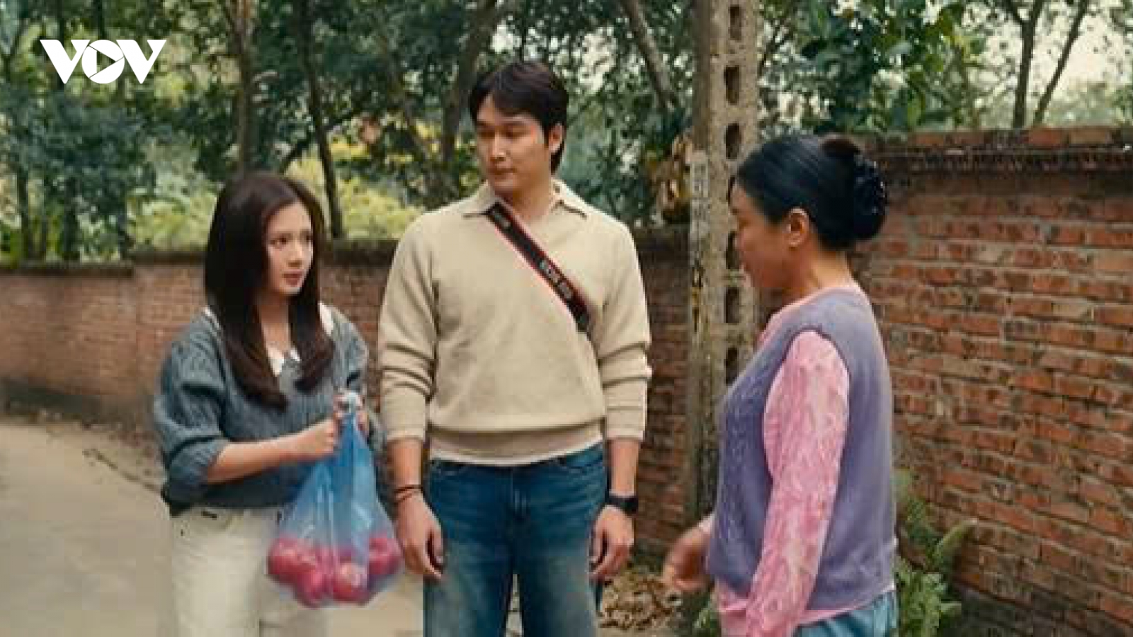 Ngược đường ngược nắng tập 12: Dì Tính cấm Trung qua lại với Mai