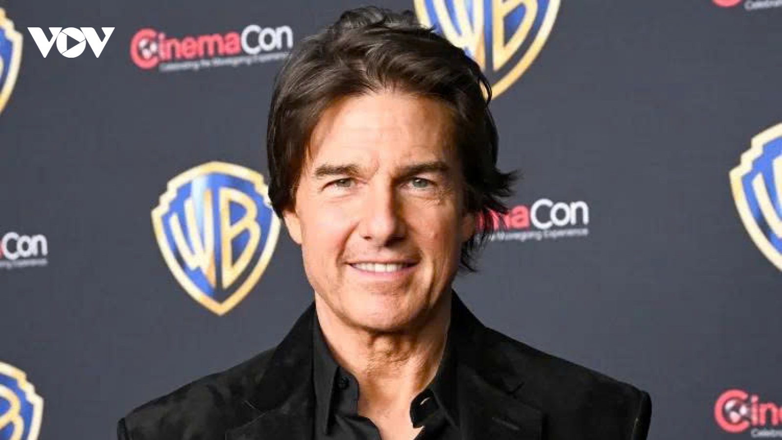 Tom Cruise gây bất ngờ với tóc bạc, bụng phệ trong vai thử thách nhất sự nghiệp