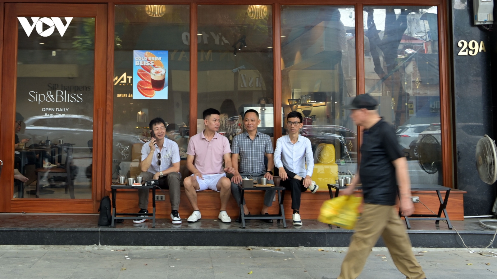 Hà Nội đề xuất cho thuê vỉa hè, người dân đồng tình và mong cơ chế minh bạch