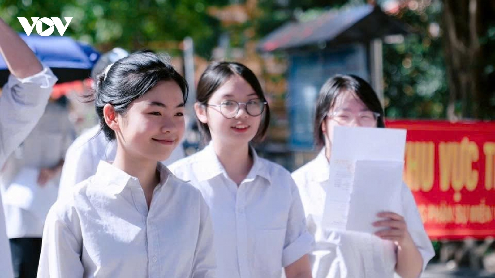 Hơn 50.400 thí sinh ở Bắc Ninh thi tuyển sinh lớp 10 trong nắng nóng gay gắt