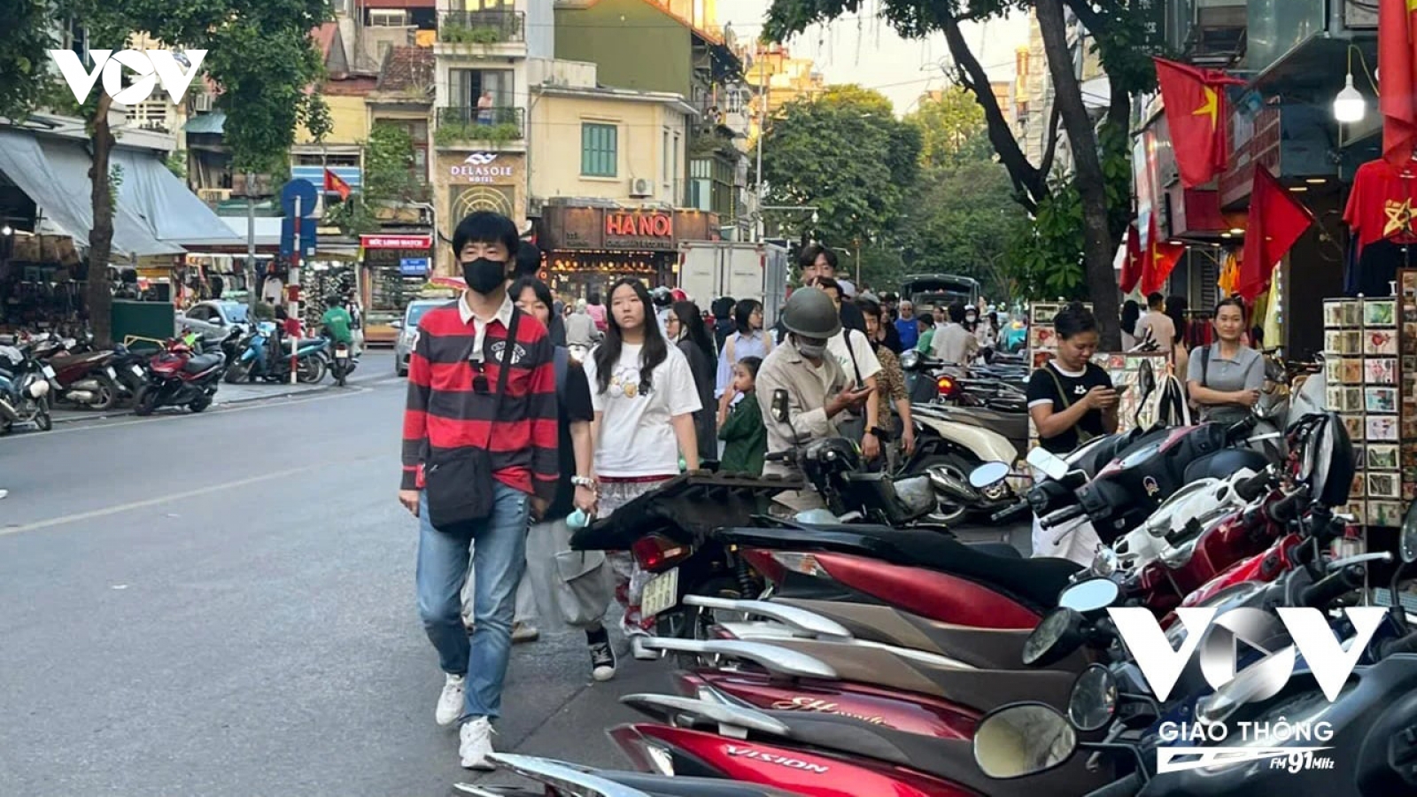 Hà Nội tăng phí vỉa hè, lòng đường: Cần thiết nhằm hạn chế xe cá nhân vào vùng lõi