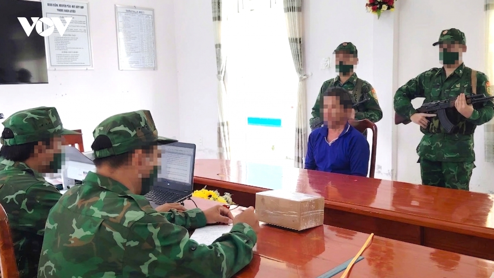 6 người chung tiền mua ma túy đá mang ra biển sử dụng