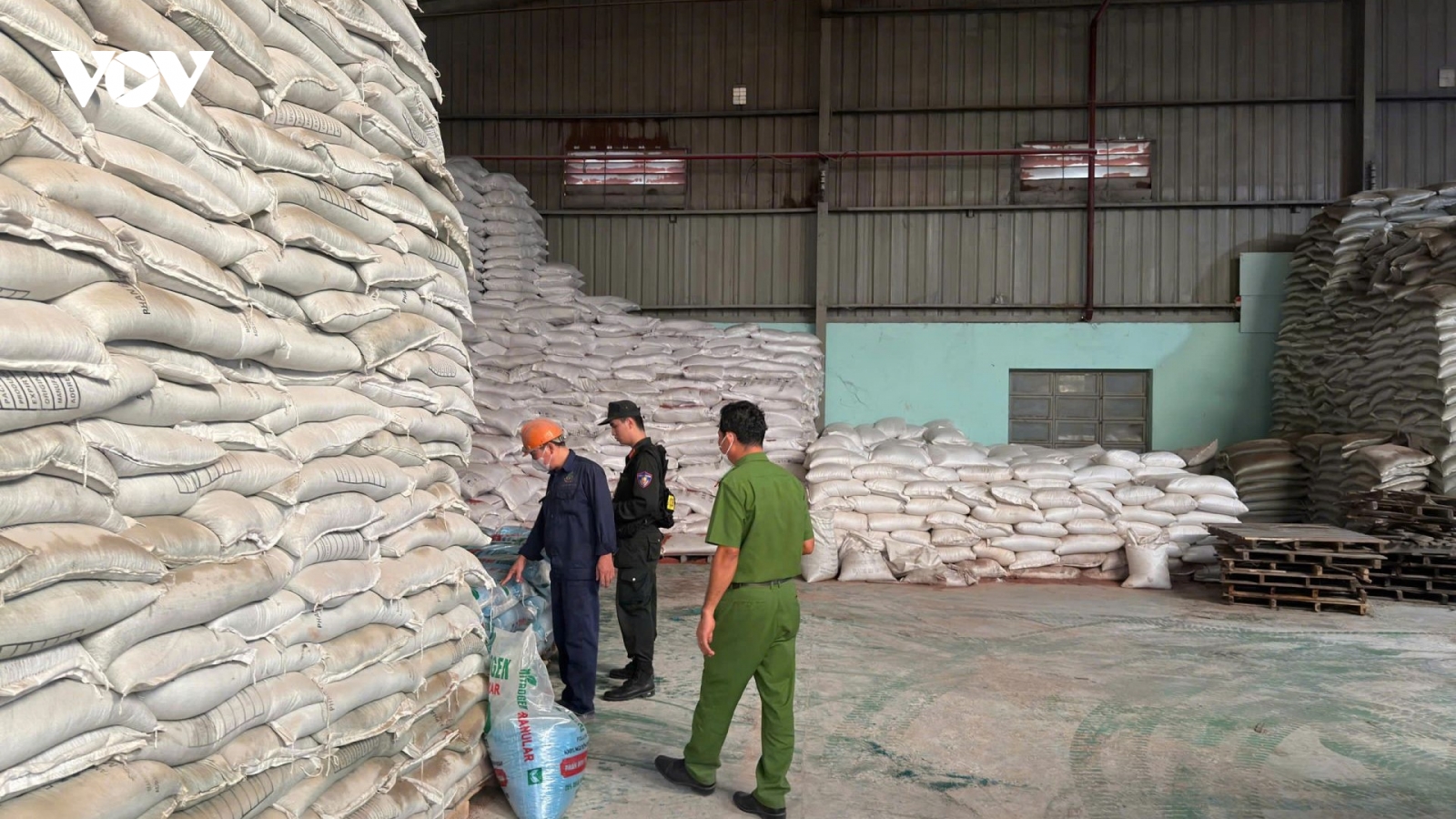 Tây Ninh triệt phá đường dây sản xuất hơn 70 tấn phân bón giả