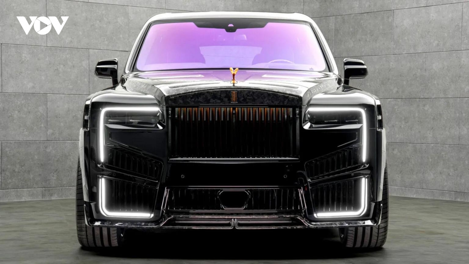 Rolls-Royce Cullinan “lột xác” với bản độ Mansory Emperor Signature