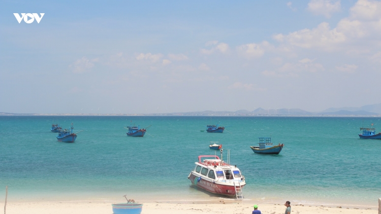 Nét hoang sơ huyền bí của “thiên đường xanh” Hòn Cau hút du khách mùa du lịch hè