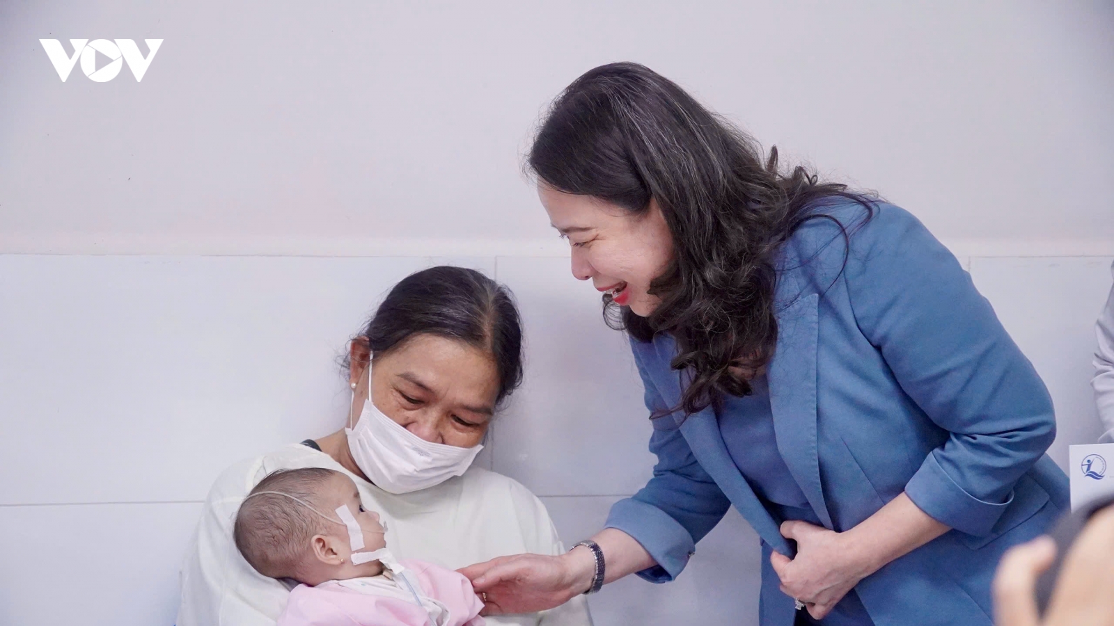 Phó Chủ tịch nước Võ Thị Ánh Xuân thăm bệnh nhi hiểm nghèo tại TP.HCM