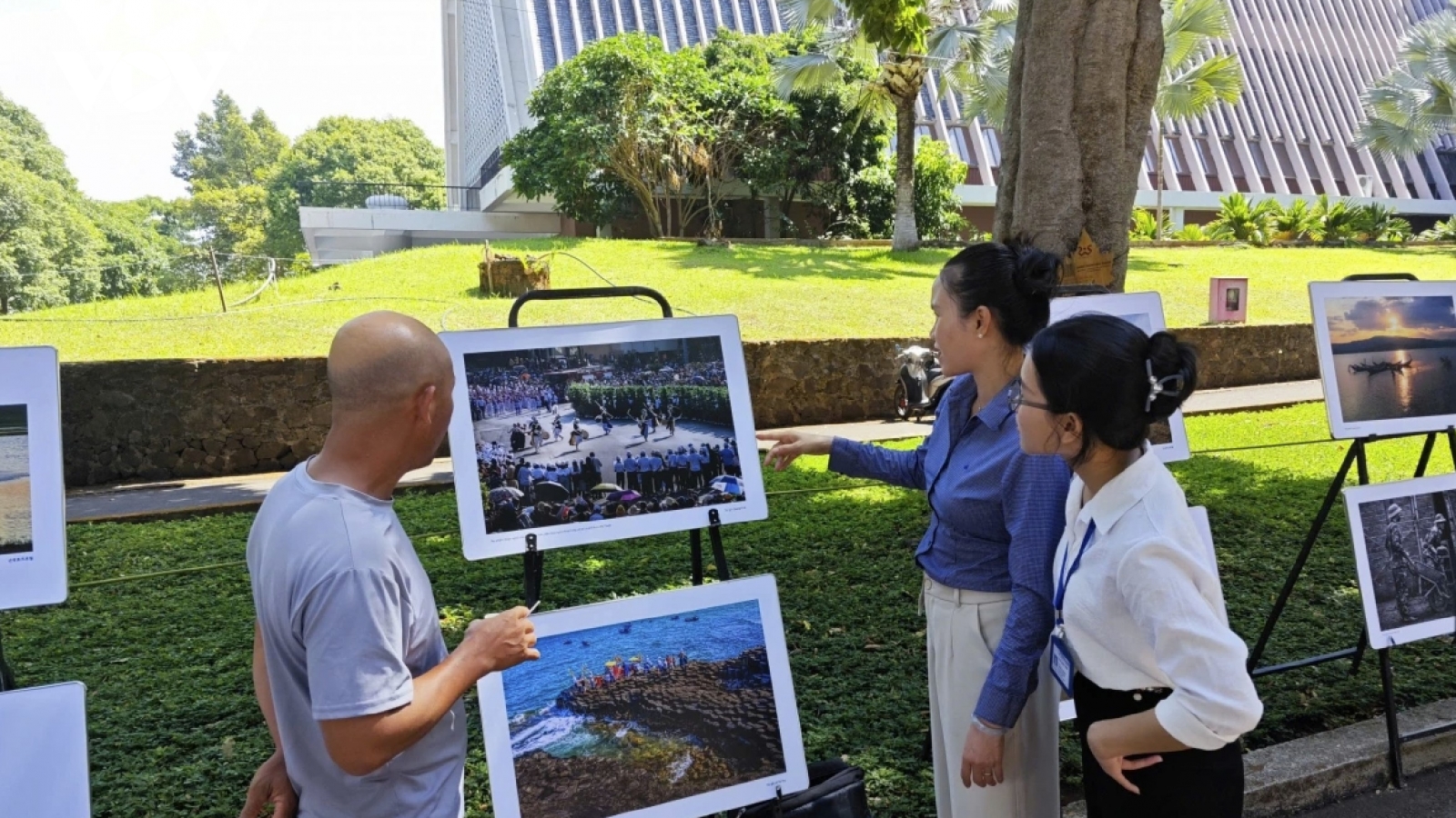 Vietnam-RoK photography exchange exhibition opens in Dak Lak