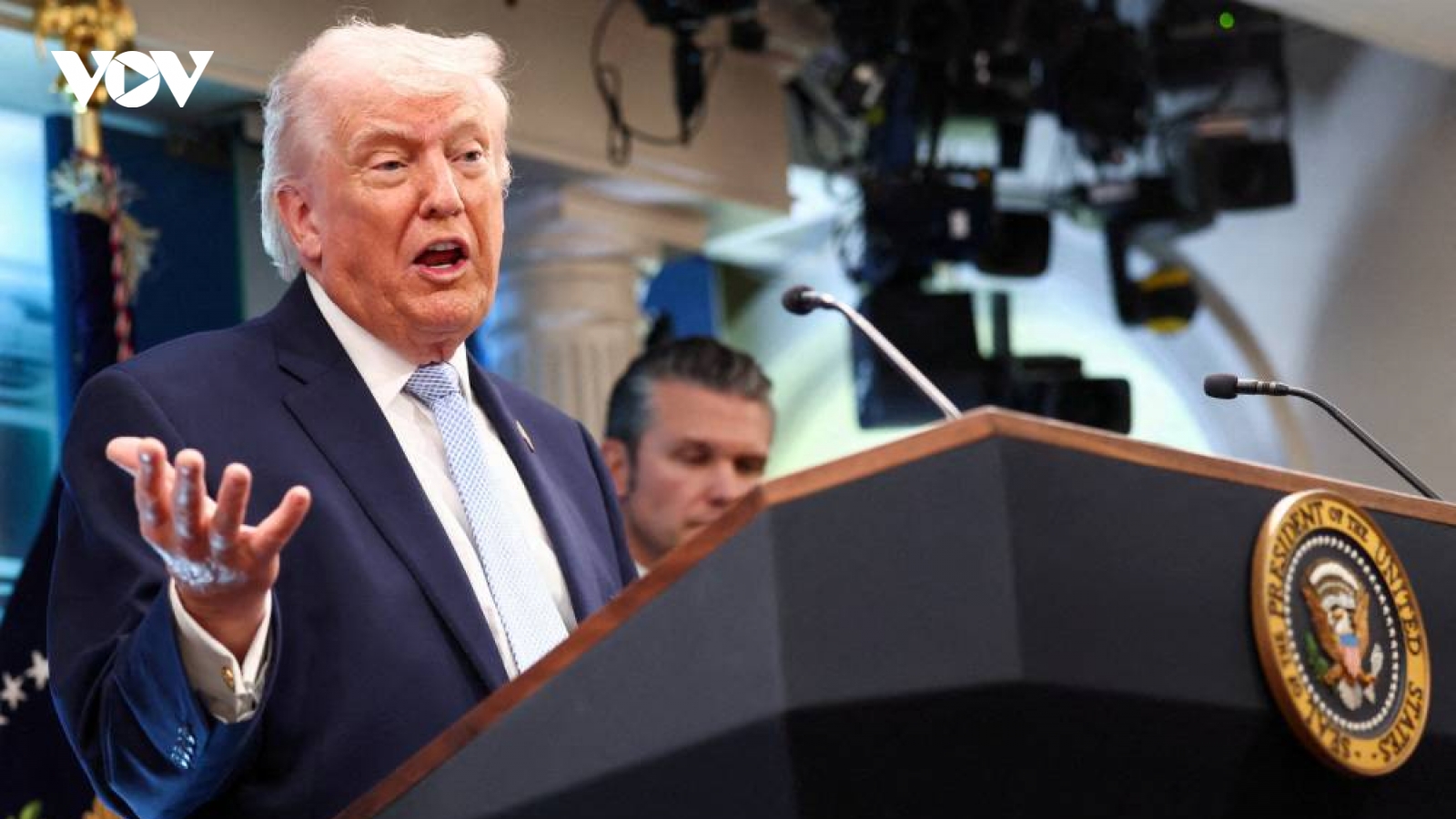 Tổng thống Trump gửi các điều khoản cứng rắn hơn tới Iran