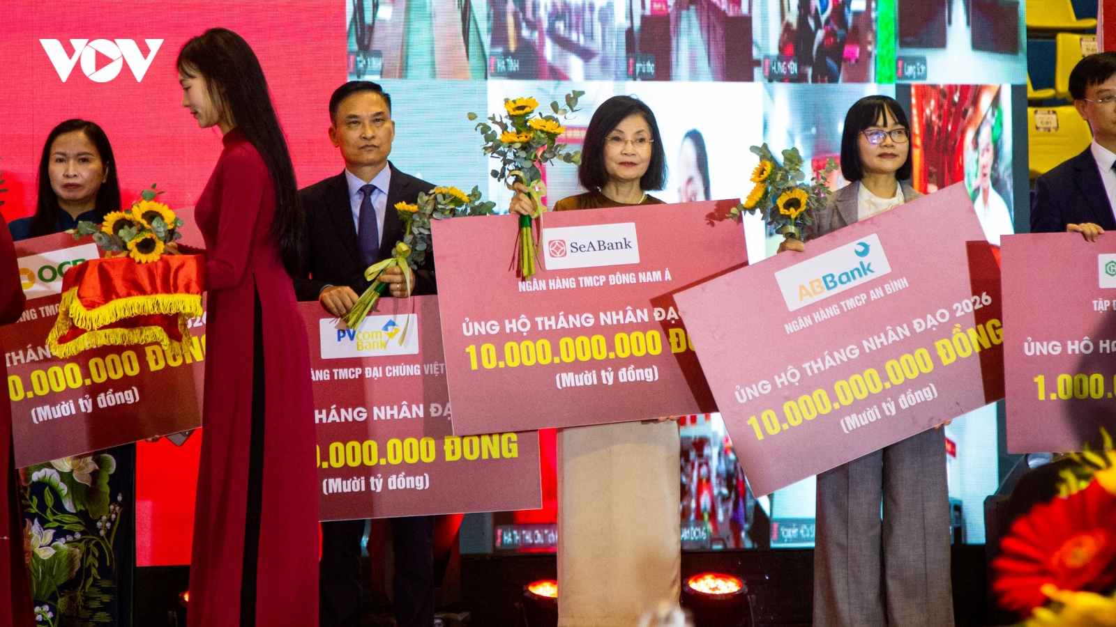SeABank ủng hộ 10 tỷ đồng hưởng ứng Tháng Nhân đạo năm 2026