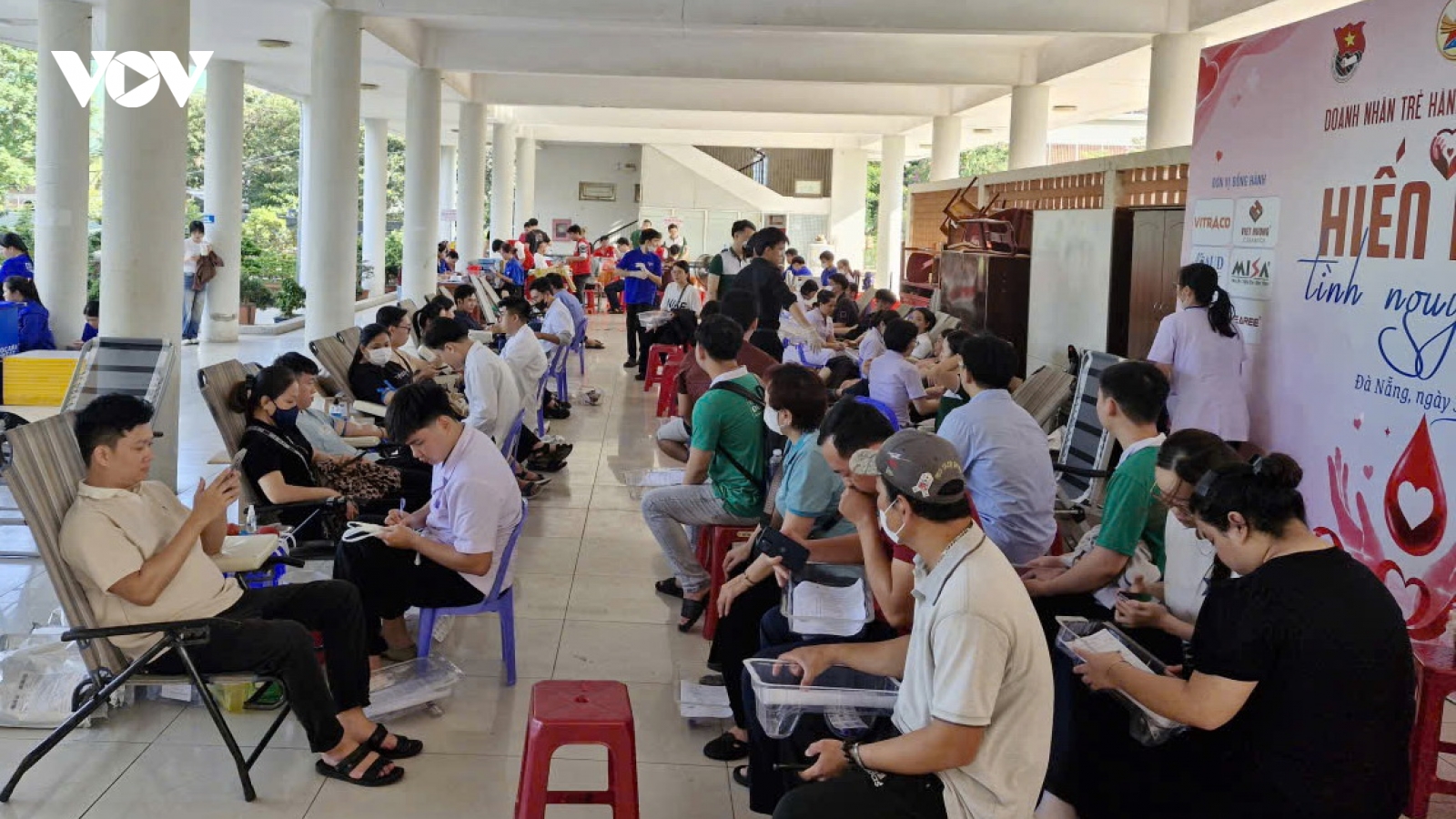 400 doanh nhân, sinh viên Đà Nẵng tham gia ngày hội hiến máu tình nguyện