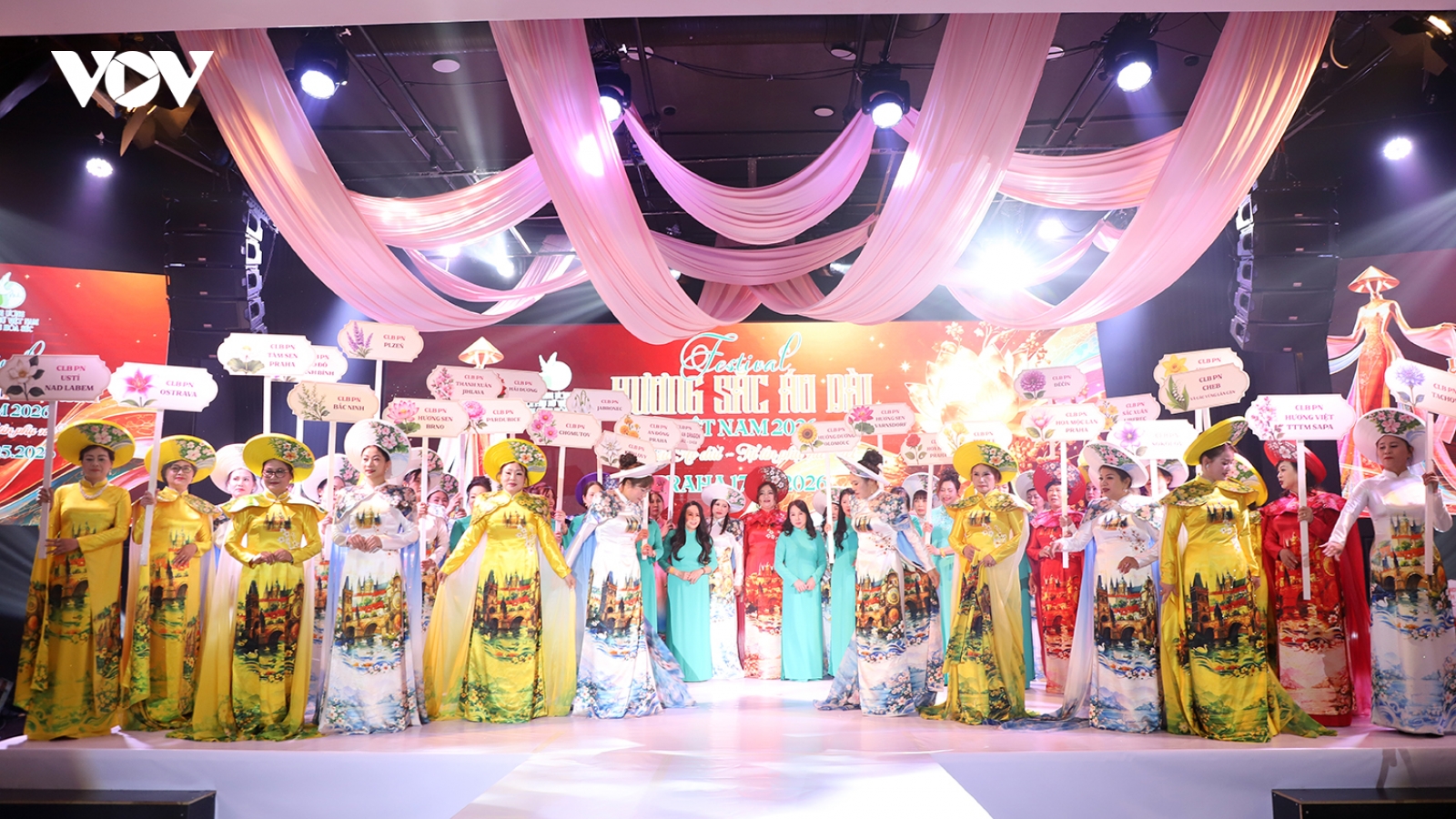 Rực rỡ Festival “Hương sắc Áo dài Việt Nam 2026” tại Cộng hòa Séc