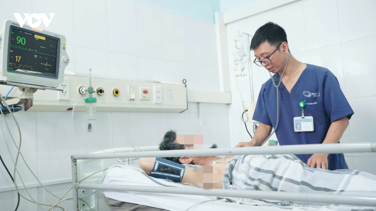 Quảng Ninh liên tiếp cấp cứu bệnh nhân sốc nhiệt giữa đợt nắng nóng