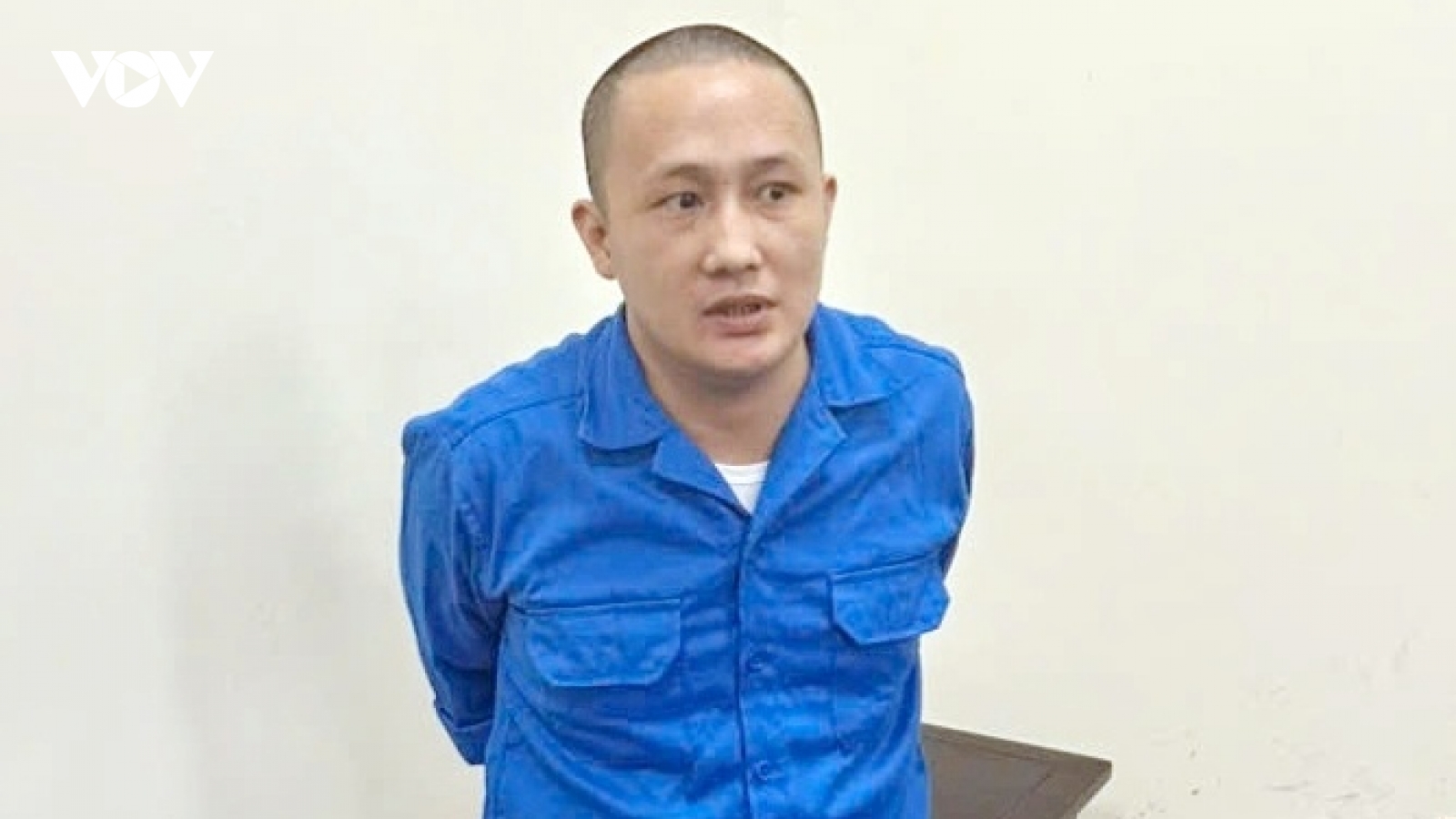 Mua súng Colt 45 trên mạng để bắn bố dượng