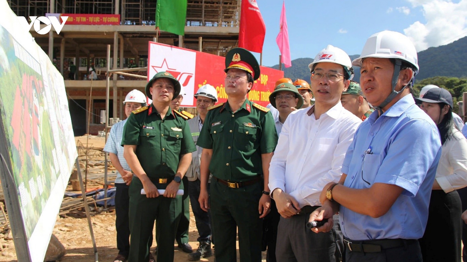 Bộ trưởng Hoàng Minh Sơn kiểm tra tiến độ xây trường PTNT liên cấp tại Đà Nẵng
