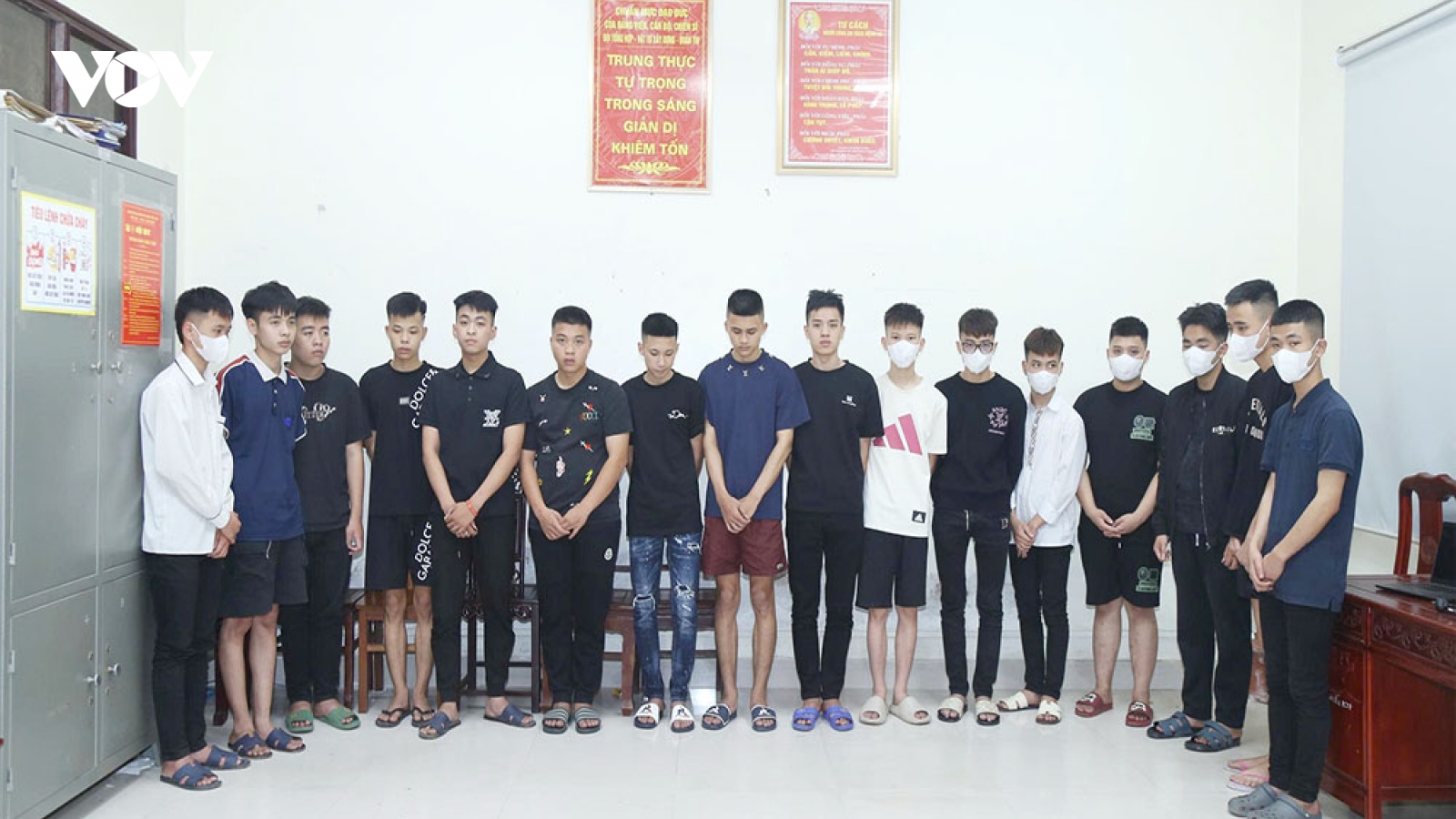 Xử lý 14 người lái xe lạng lách, mang hung khí náo loạn đường phố Bắc Ninh