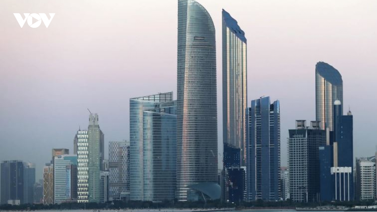 UAE tuyên bố đánh chặn 19 tên lửa và máy bay không người lái Iran