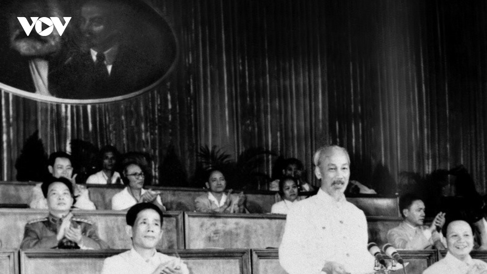 Vận dụng tư tưởng Hồ Chí Minh để kiến tạo Việt Nam phát triển bền vững