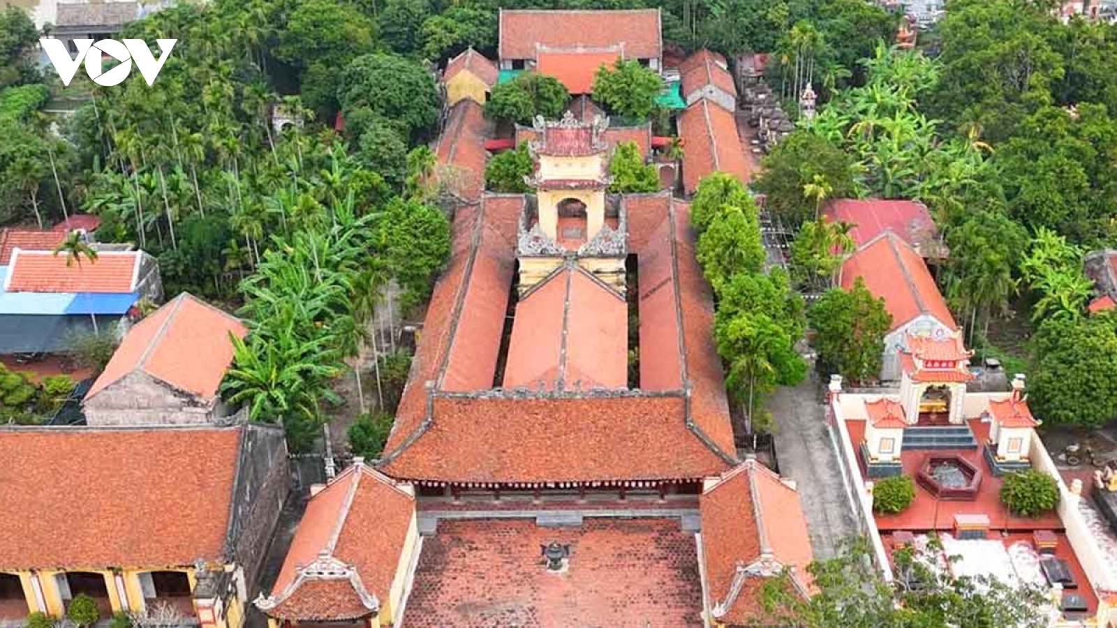 Khám phá ngôi chùa cổ trăm gian hơn 500 năm tuổi ở Ninh Bình
