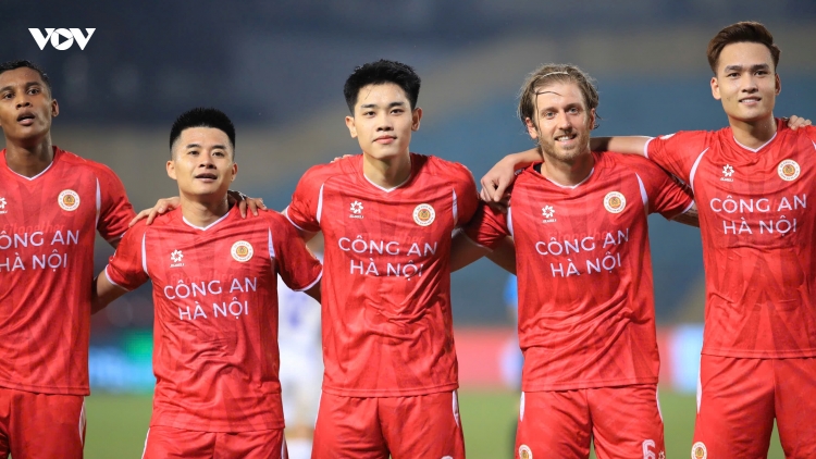 CLB CAHN rộng cửa “kết liễu” cuộc đua vô địch ngay ở vòng 23 V-League 2025/2026