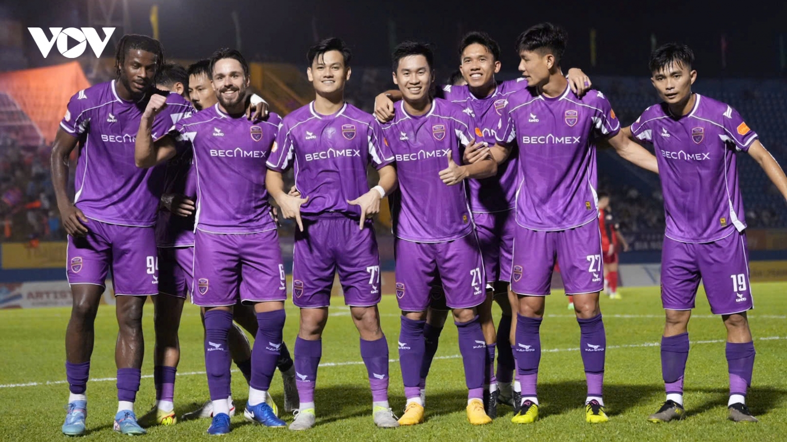 CLB TP.HCM đối mặt khó khăn chồng chất ở cuộc đua trụ hạng V-League 2025/2026