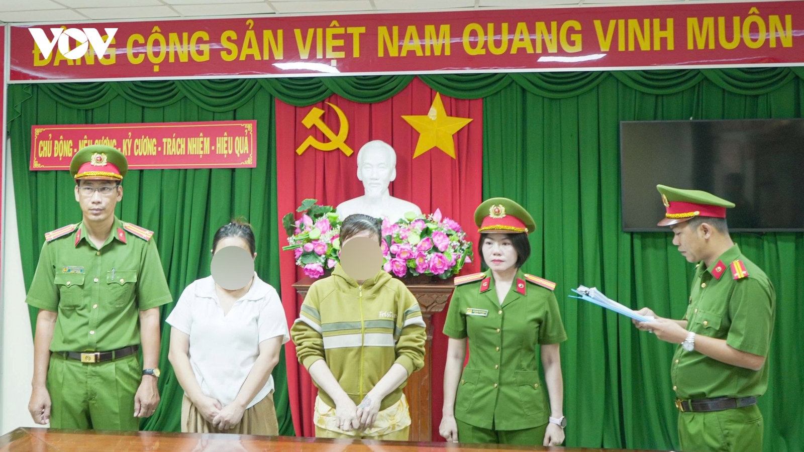 Bắt tạm giam 2 đối tượng lừa đảo xuất khẩu lao động