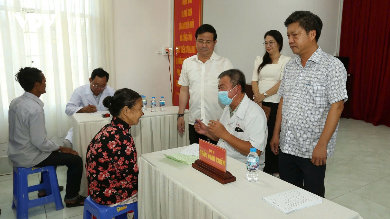 Khám bệnh, tặng quà cho 200 hộ nghèo, hộ có hoàn cảnh khó khăn tại Cần Thơ