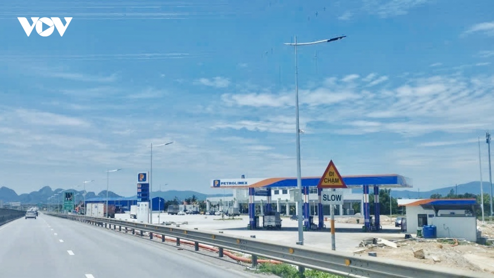 Hàng loạt trạm dừng nghỉ cao tốc Bắc - Nam vẫn đang chậm tiến độ