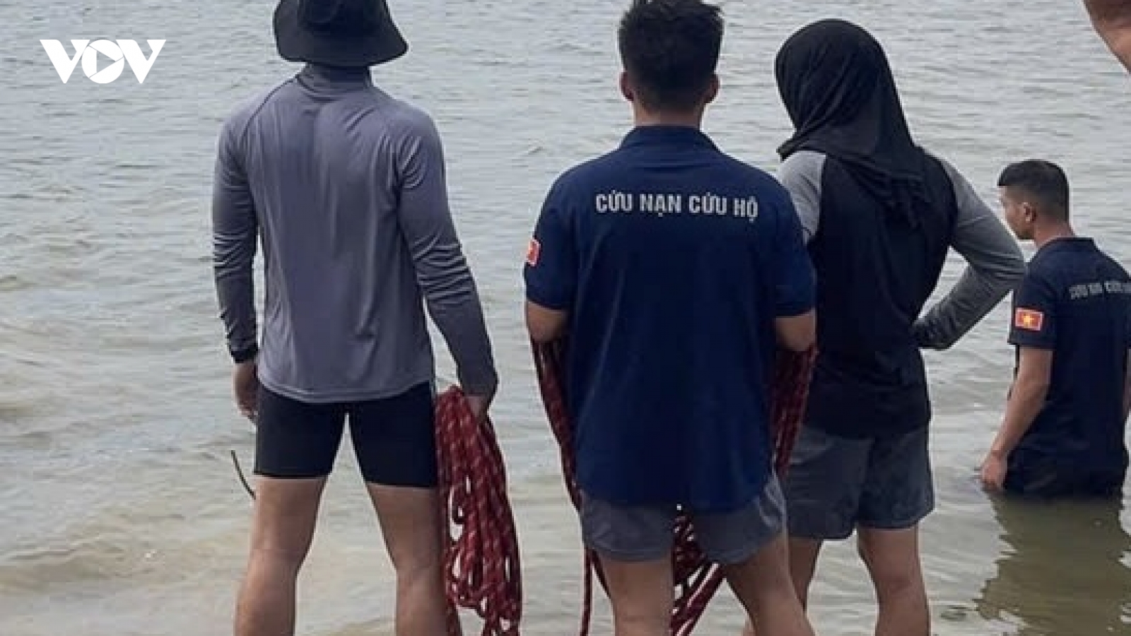 Lực lượng cứu nạn vẫn đang tìm kiếm người đàn ông Hàn Quốc mất tích ở hồ Đá Đen