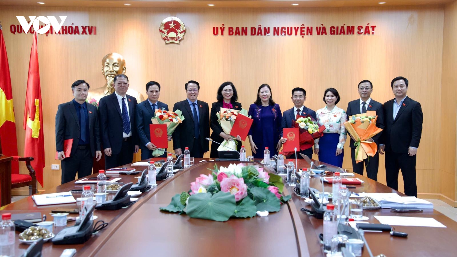 Nghị quyết của Ủy ban Thường vụ Quốc hội về công tác cán bộ