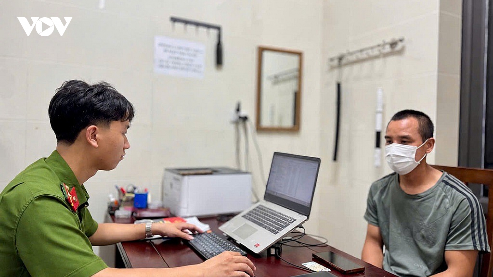 Khởi tố đối tượng đánh bạc trực tuyến gần 100 triệu đồng tại Nghệ An
