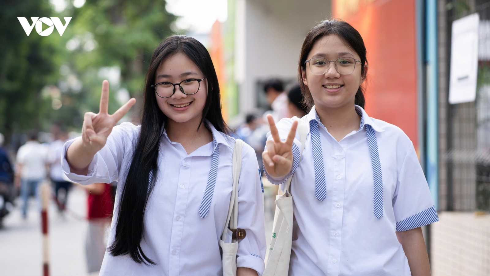 Thí sinh Hà Nội nhận xét đề Tiếng Anh vừa sức, nhiều em tự tin đạt 8-9 điểm