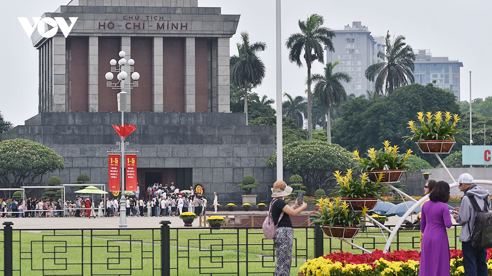 “Địa chỉ đỏ” hấp dẫn người dân Hà Nội và du khách trong những ngày nghỉ lễ