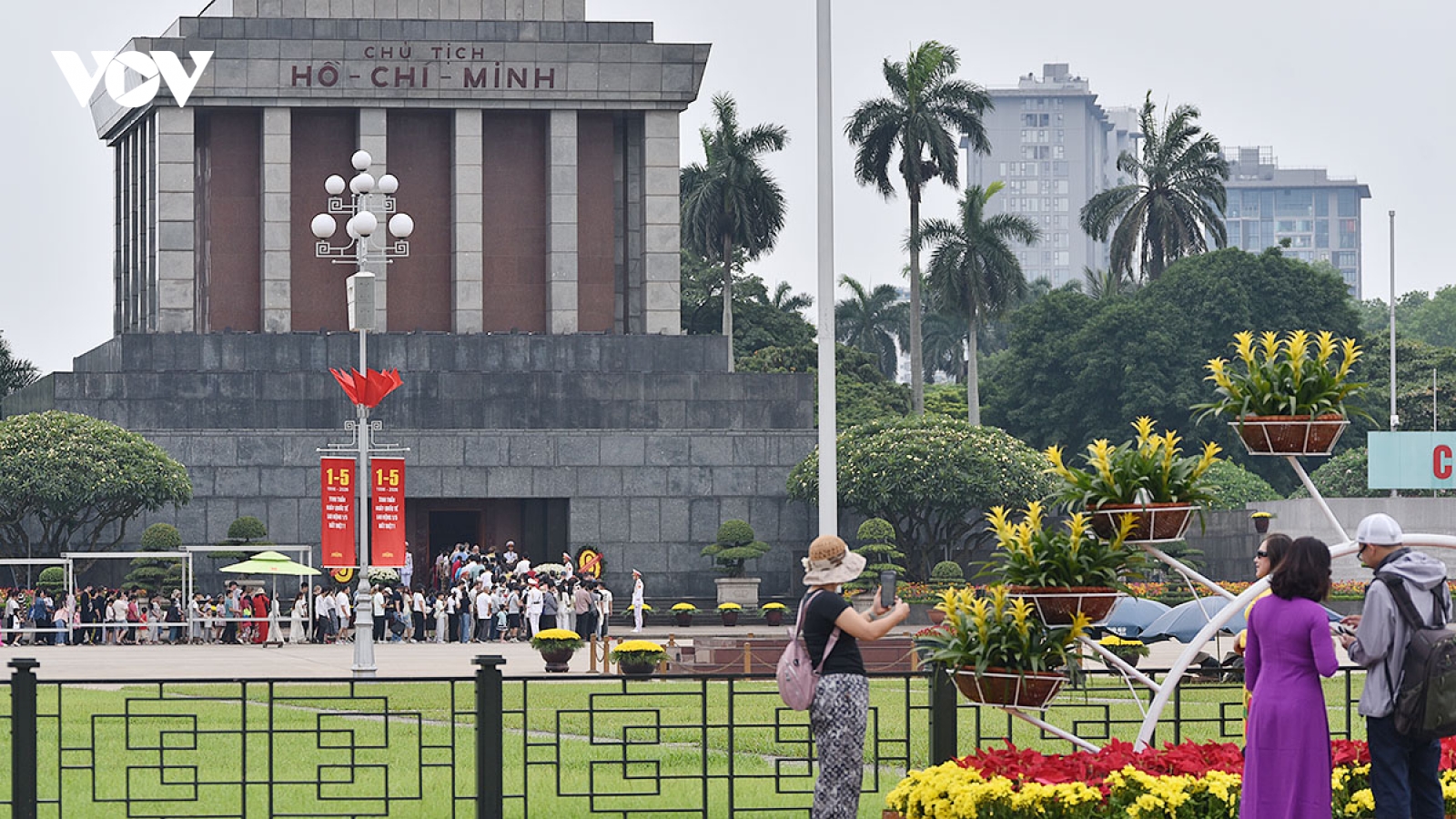 “Địa chỉ đỏ” hấp dẫn người dân Hà Nội và du khách trong những ngày nghỉ lễ