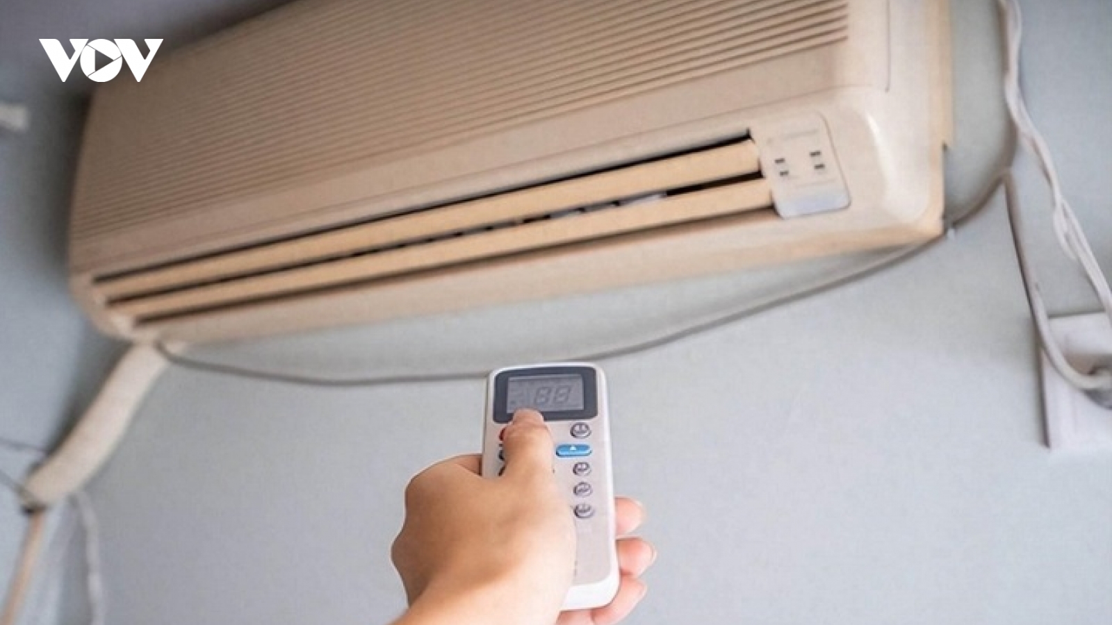 Người thông minh bật điều hoà vào mùa hè trong phòng luôn đặt 3 thứ này