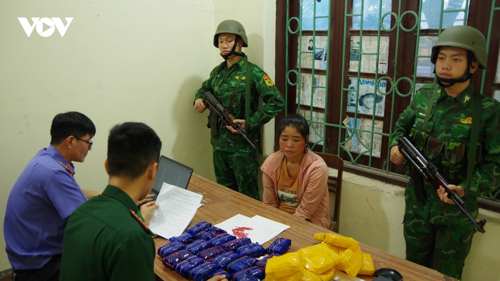 Người phụ nữ bị bắt khi đang vận chuyển số lượng lớn ma túy
