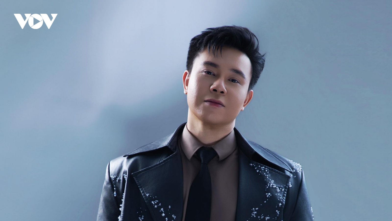 Vừa xác nhận làm “Anh Tài”, Đông Hùng đã lập tức đổi visual gây sốt