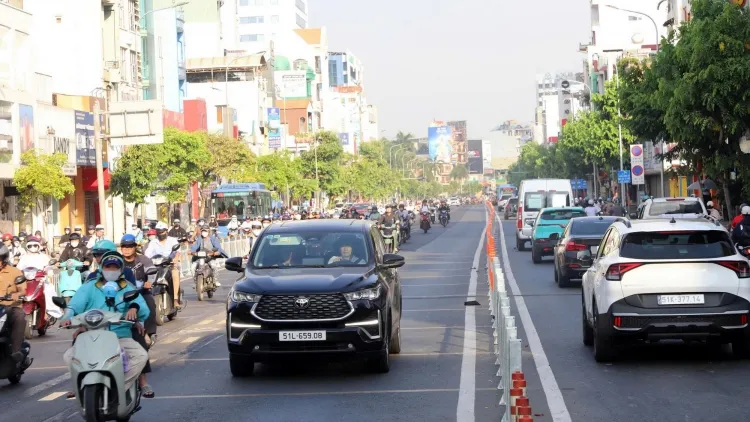 Đường Cộng Hòa thông thoáng trong ngày thử nghiệm phương án phân làn linh hoạt