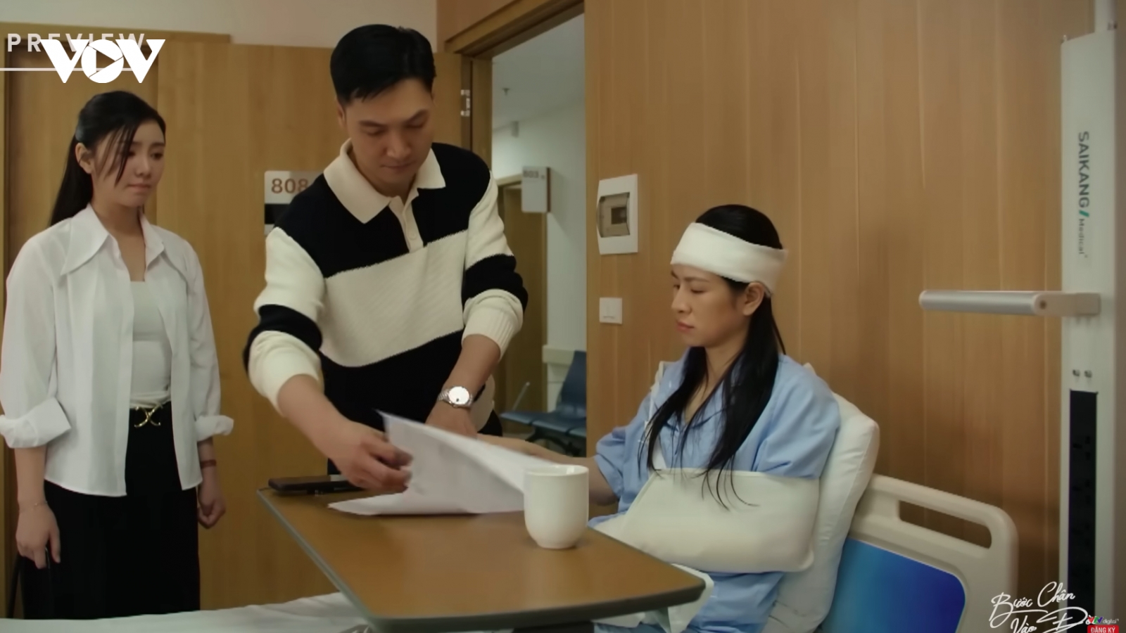 "Bước chân vào đời" tập 32: Lâm ra tay, Mai Ly hết đường gây khó dễ cho Thương