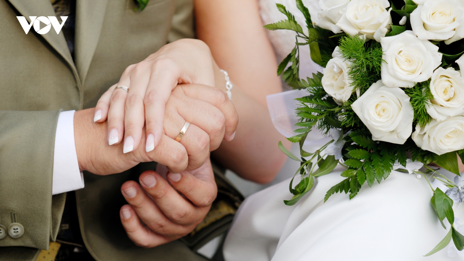 “Thích gì thì tự mua”: Lời nói khiến tôi thấy mình chưa từng được chồng yêu