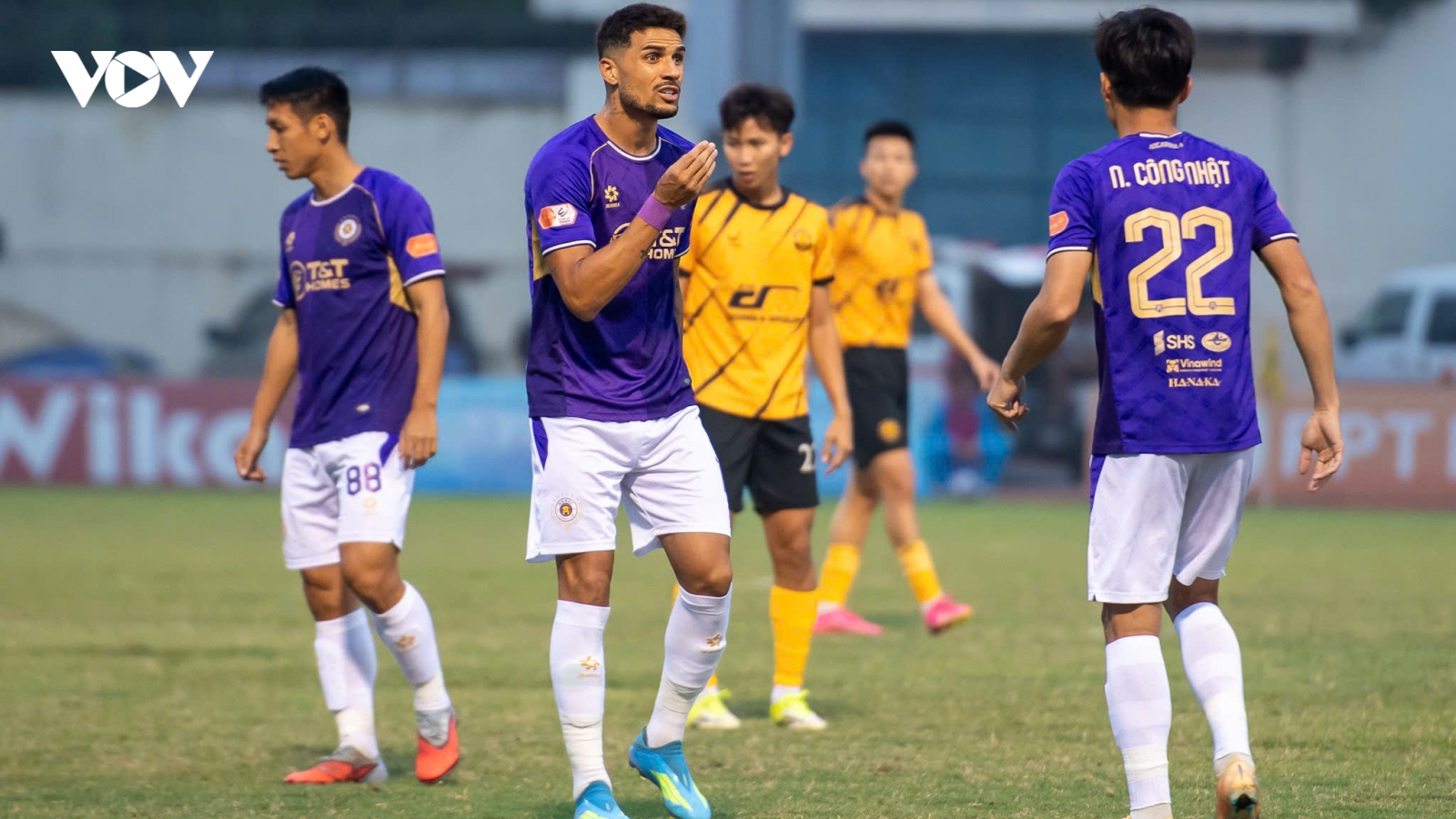 Hà Nội FC "thủng" hàng công ở vòng 23 V-League